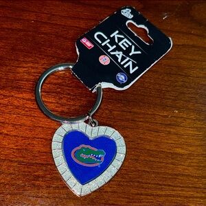 🐊 University of Florida Gator rhinestone heart keychain NWT